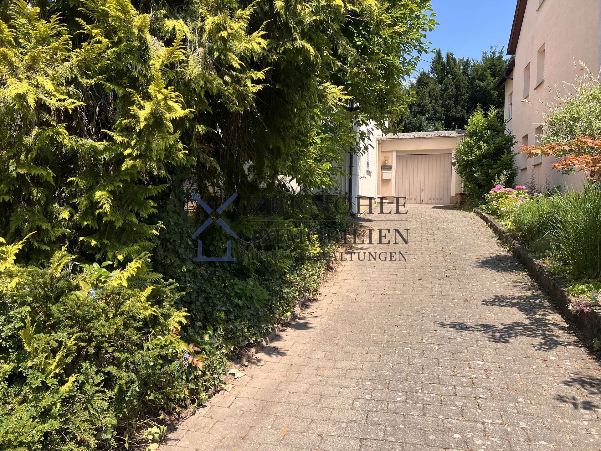 Einfahrt
