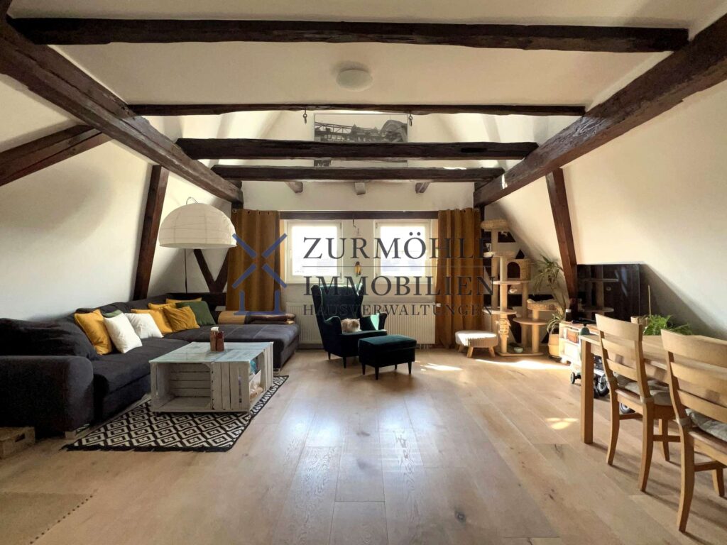 Ammerbuch - Großzügig - Charmant - Besonders  *Einzigartige Dachgeschosswohnung auf zwei Ebenen*